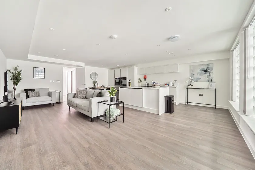The Atria Suite - Harbour Apartment with Gym - Image 1