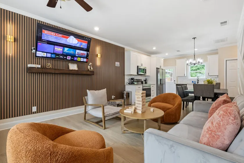 GAME ROOM house, Modern/Stylish in great Location! - Image 1