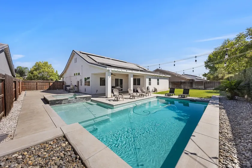 Spacious Home with Private Pool - Image 1