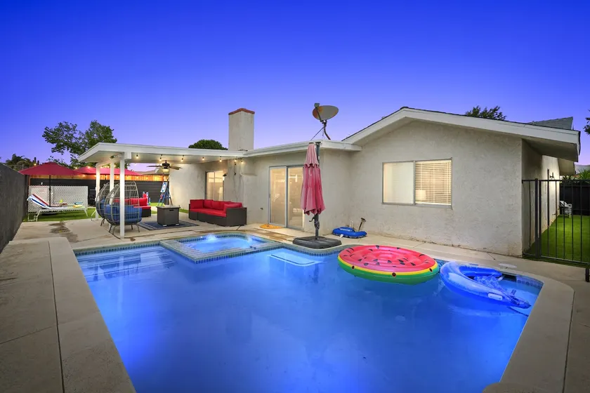 Hot Tub, Pool, Fire Pit & Game Room - Image 1