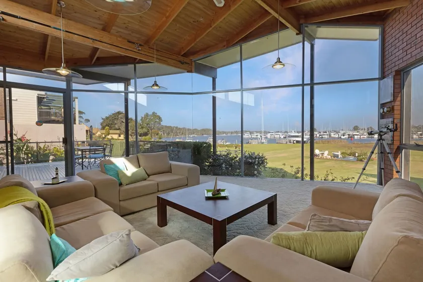 Dun Ri: Waterfront Getaway – 4BR/ and Pet-Friendly - Image 1