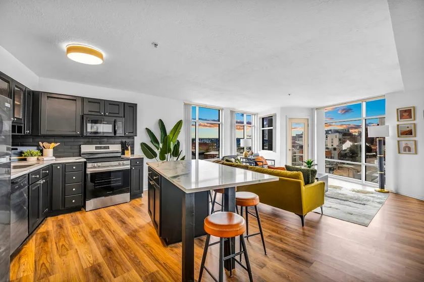 City-view|Free Parking|24/7 Gym| Steps 2 Metropark - Image 1