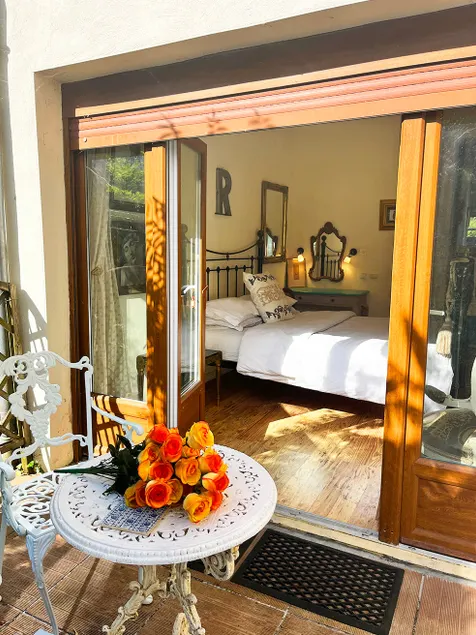 Stylish gîte in Dordogne town - Image 1
