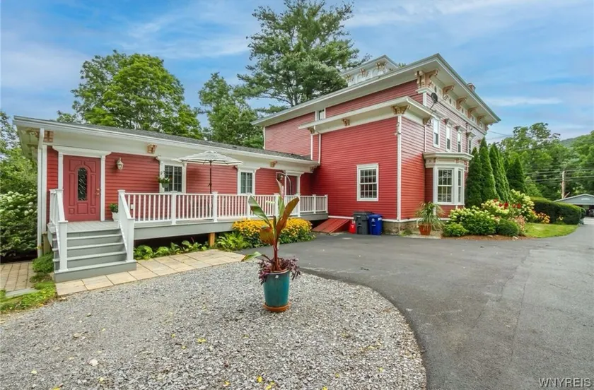 The Apartment at Monier Manor - Image 1