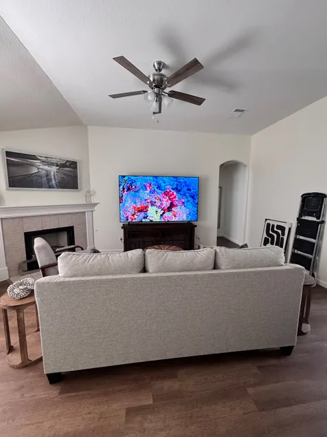 Sleep 11 cute 3BR/2BA Home near Hutto High School - Image 1