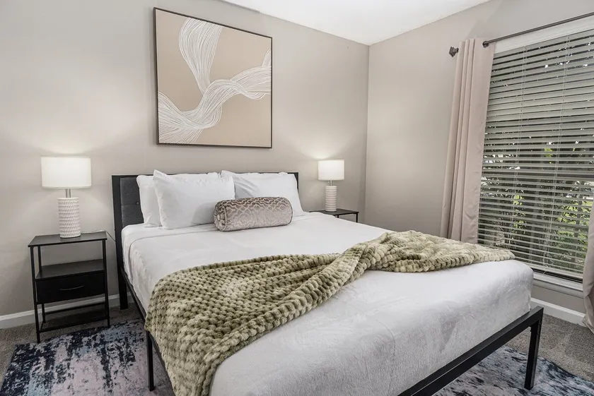 Retro Charm, Modern Comfort - Minutes from BHM! - Image 1