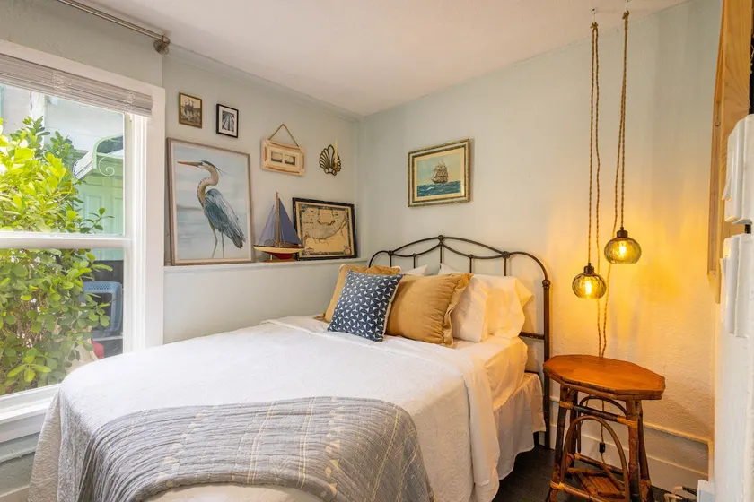 Mahi Cottage | 2BR Steps to downtown LWB & Pets OK - Image 1