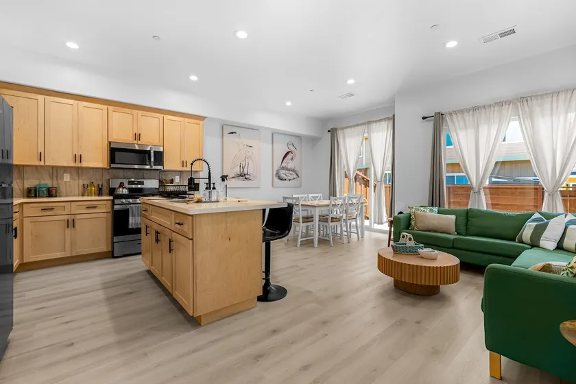 Condo for 10 btwn Monterey & Santa Cruz! - Image 1