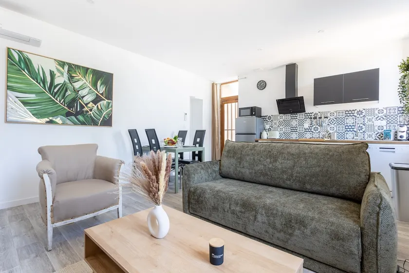 Curie 1er - Cozy & quiet apartment 5 min from the train station - Image 1