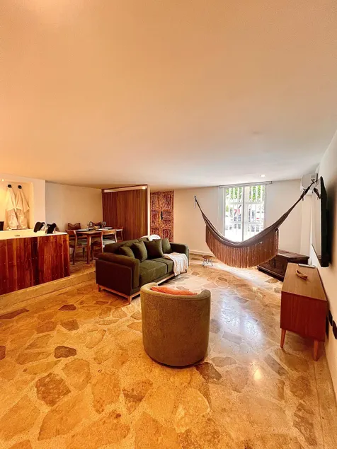 Apartment with Jacuzzi in the heart of historic downtown - Image 1