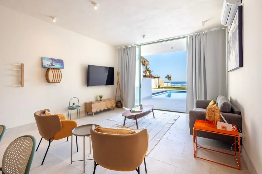 Costa Cerritos Beachfront Suites- Master - Image 1