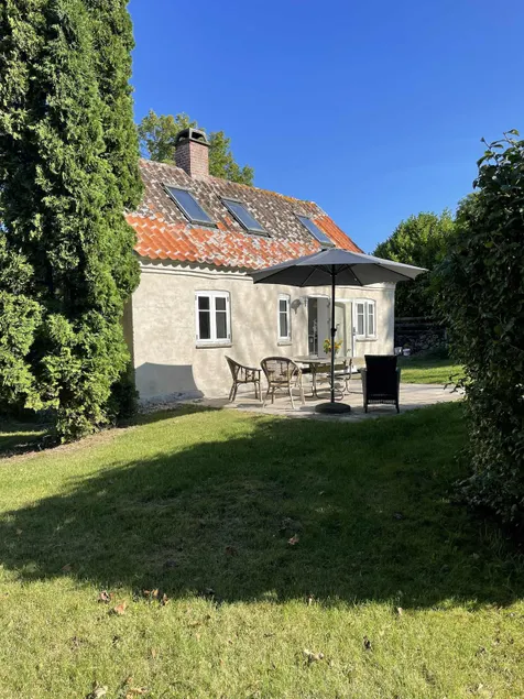 Idyllic country house - Image 1