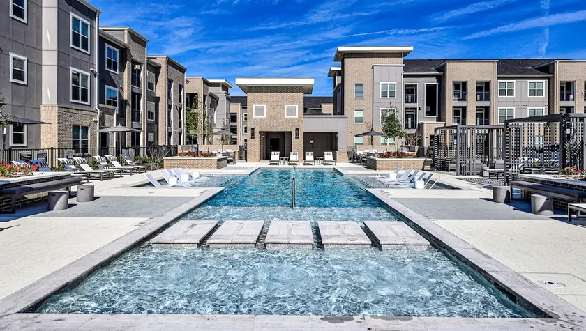 3-BR Secure near Sugarland pool/Gym king C - Image 1
