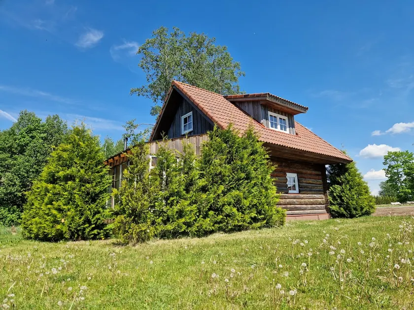 Cozy River House with hot tub - Image 1