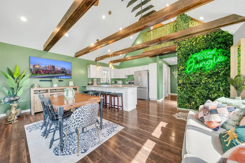 Jungle-Themed House w/Game Room - Image 1