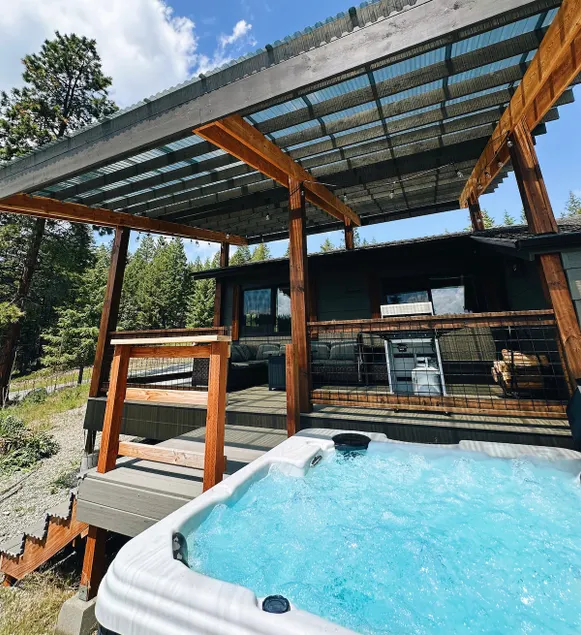 Soak & Stay Cabin Hideaway - Image 1