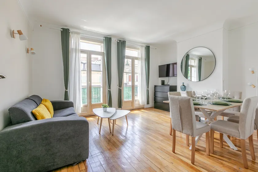 Renovated 2-bedroom apartment between Versailles/SQY - Image 1