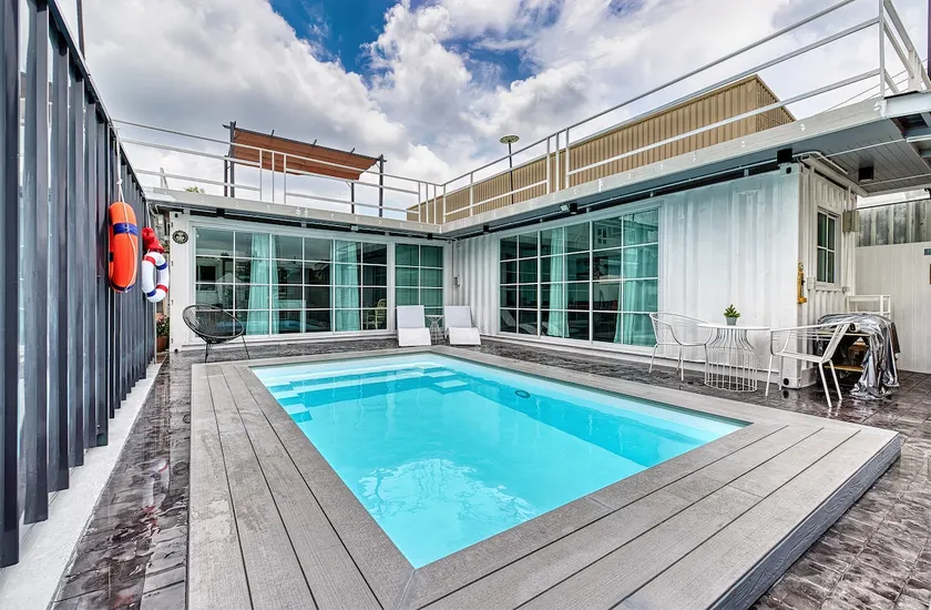 New Pool House 4 Bedrooms - Image 1