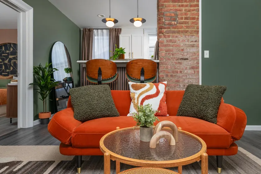 Designer 2BD 1BA | 25 min to NYC | 20 min to JFK - Image 1
