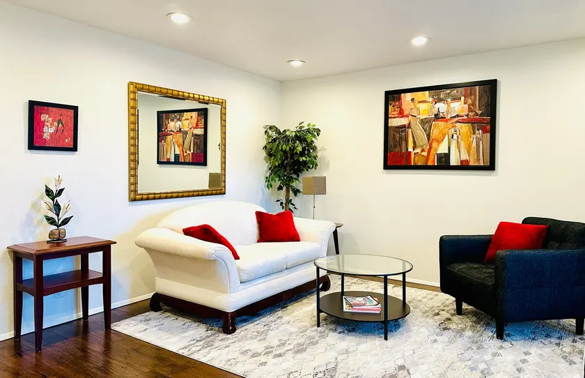 4BR home close to Nike, Intel, MAX transit - Image 1