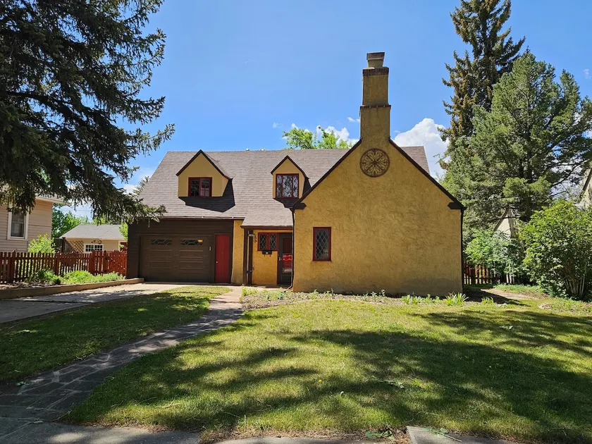 The Hollo House - Image 1