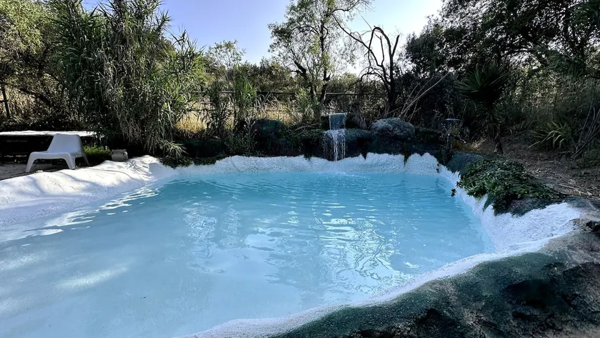 Cabin with oasis pool, AC, and Wi-Fi - Image 1