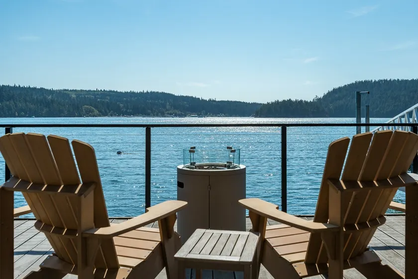Romantic Deception Pass Waterfront Deck Over Water - Image 1