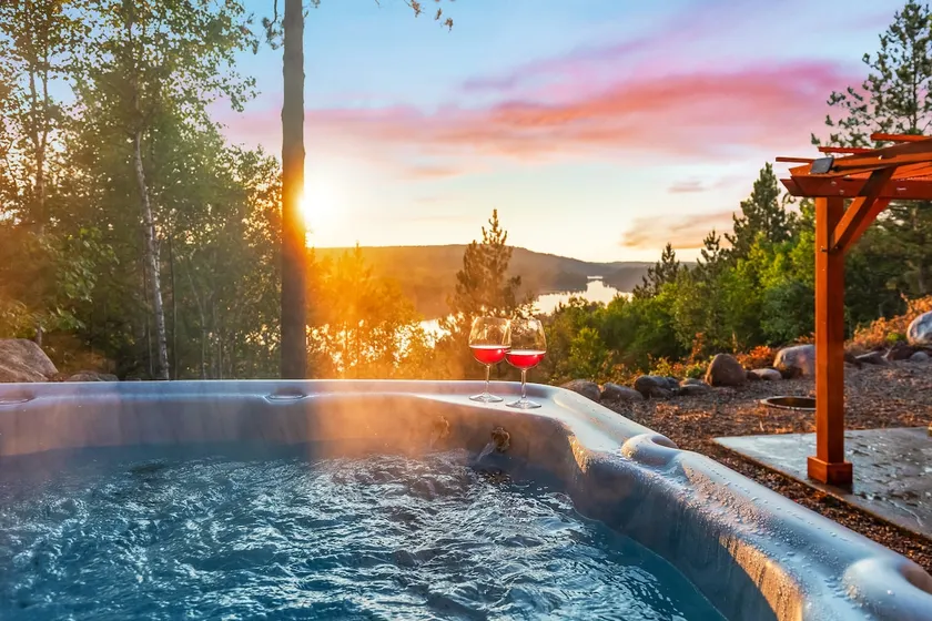 Ski|Views|Boat|Golf|Games|Jacuzzi|Sauna|Playground - Image 1