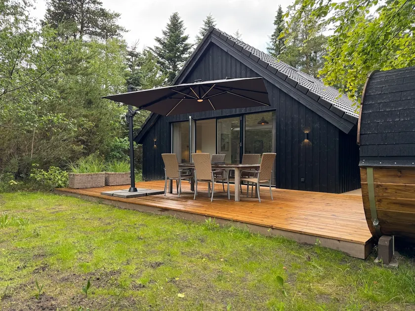Beautiful, peaceful newly renovated gem close to the beach - Image 1