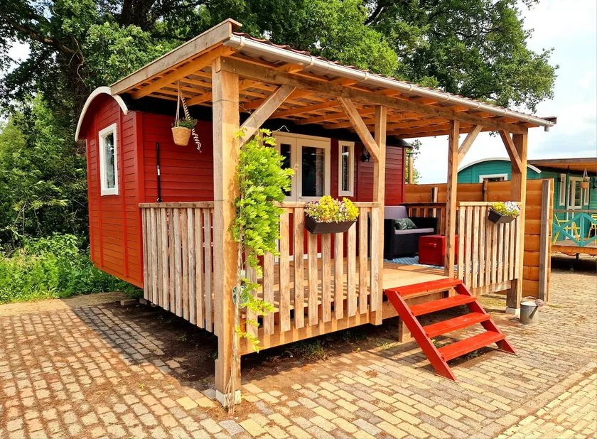 Pipo wagen de Rooie with hot tub - Image 1