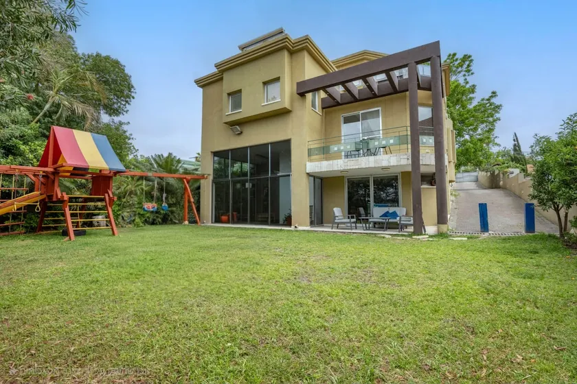 Tel Mond Villa - Stunning 4 bedroom villa with Jacuzzi - Image 1