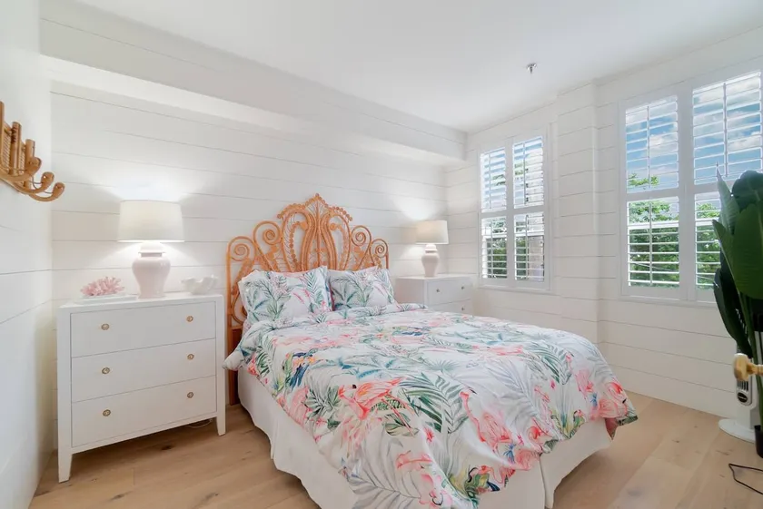 Pineapple Pad Palm Beach: Colony Hotel-Inspired - Image 1