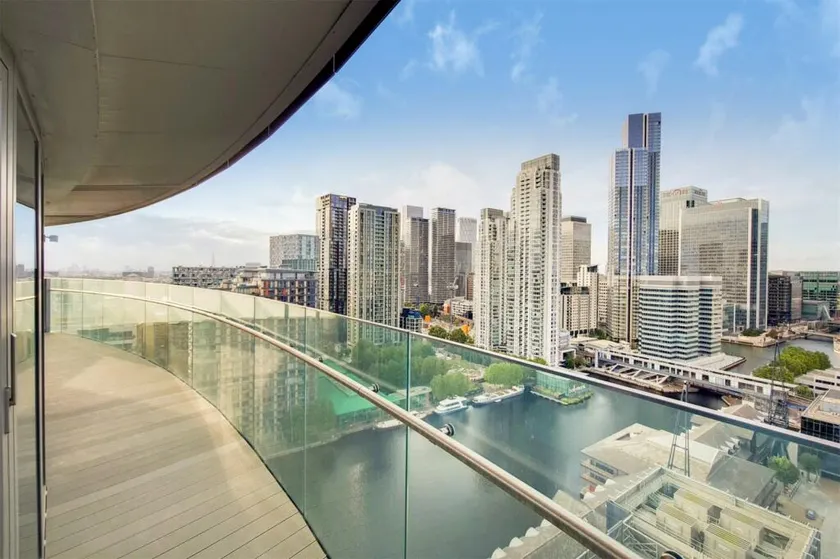 Luxury Stay with Scenic Views - Image 1