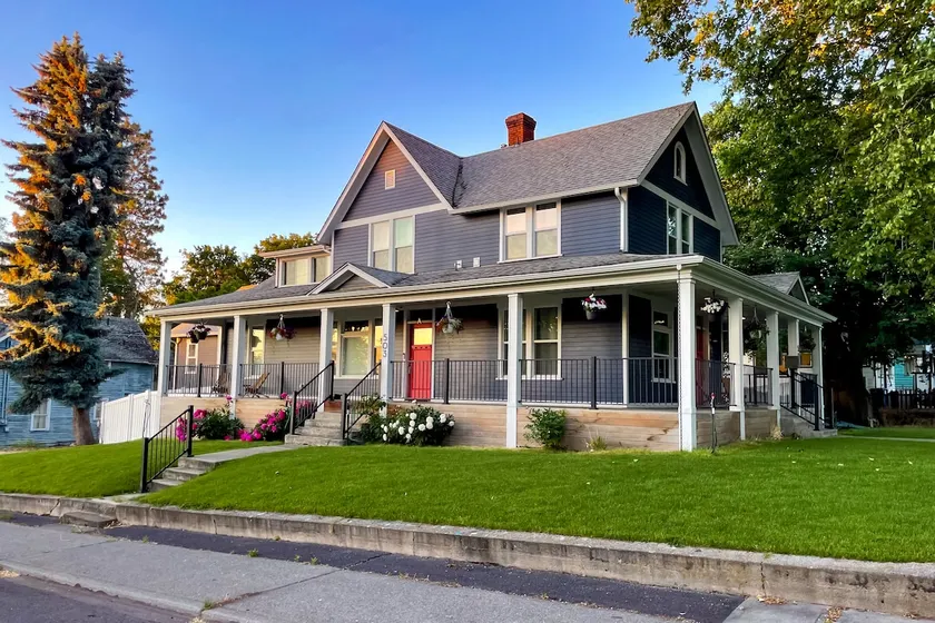 Amazing for Group Stays! 4BR/3BA in Perry District - Image 1