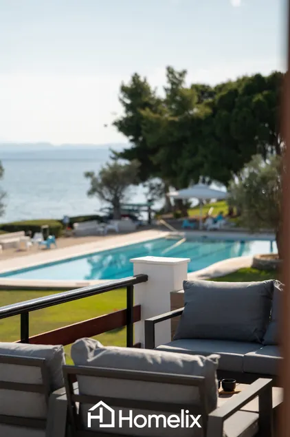 Or Suite - Private Beach & Pools - Image 1