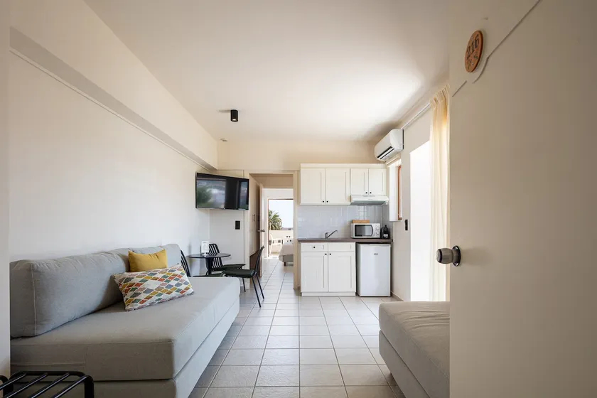Side Sea View Apt. in Aristea Hotel & Free Parking - Image 1