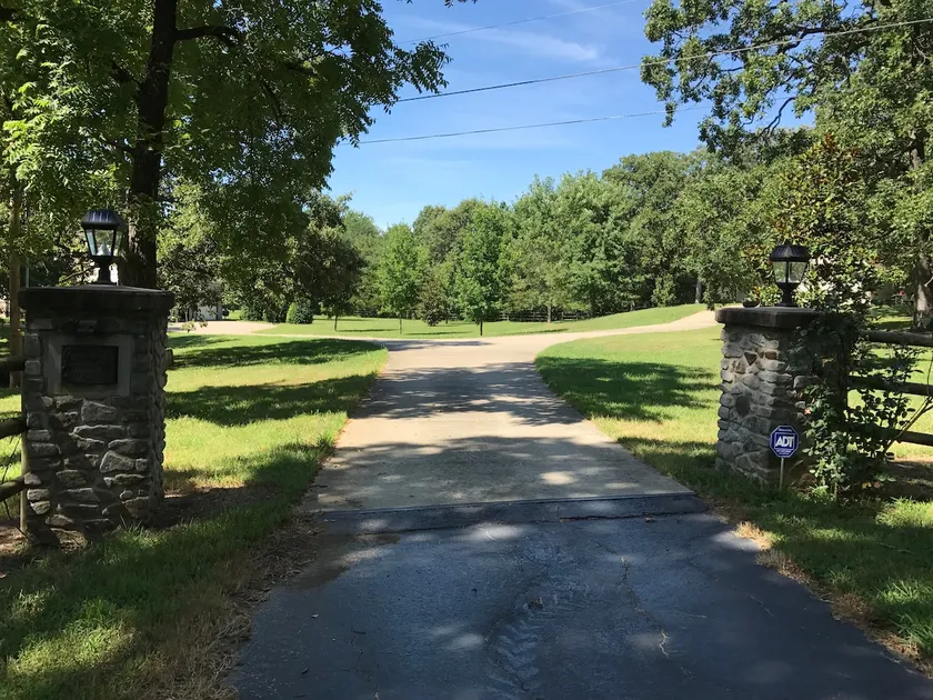 Long Ridge Manor, private space, country estate - Image 1