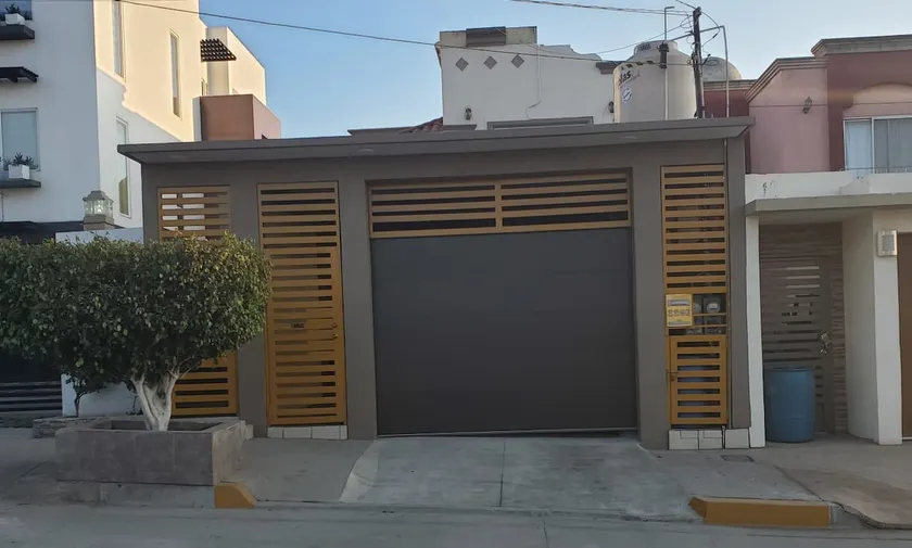 ANGULO HOUSE, Special to Families and Groups - Image 1