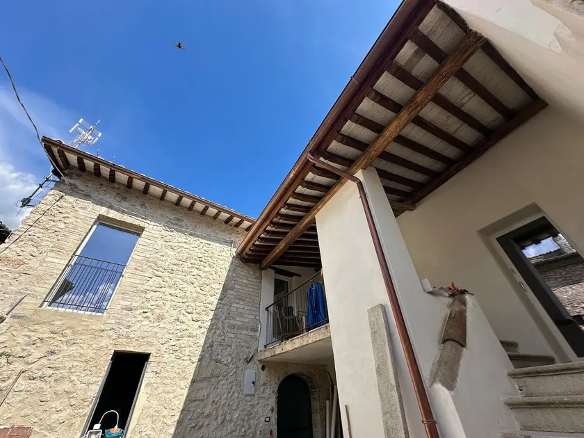 tiny house in the heart of the medieval village. - Image 1