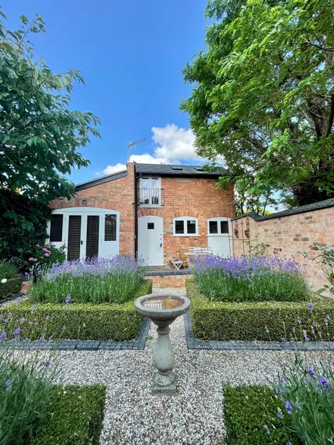 Luxury Coach House, Stratford-upon-Avon, Cotswolds. - Image 1