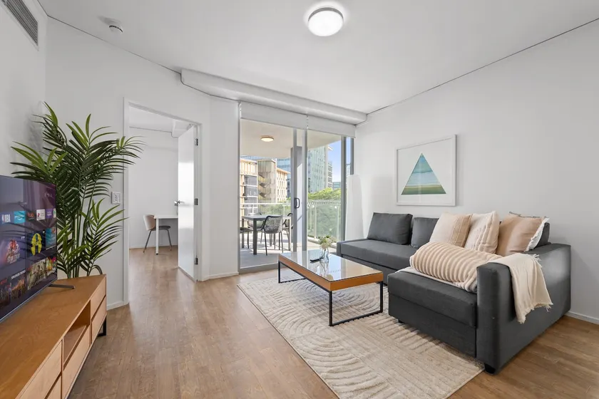 Comfy 2BR Stay With Secure Parking | Close To All - Image 1