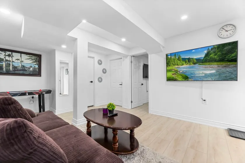 Willow Den: Modern Apt 1B/1B, Kitchen, Parking,5G! - Image 1