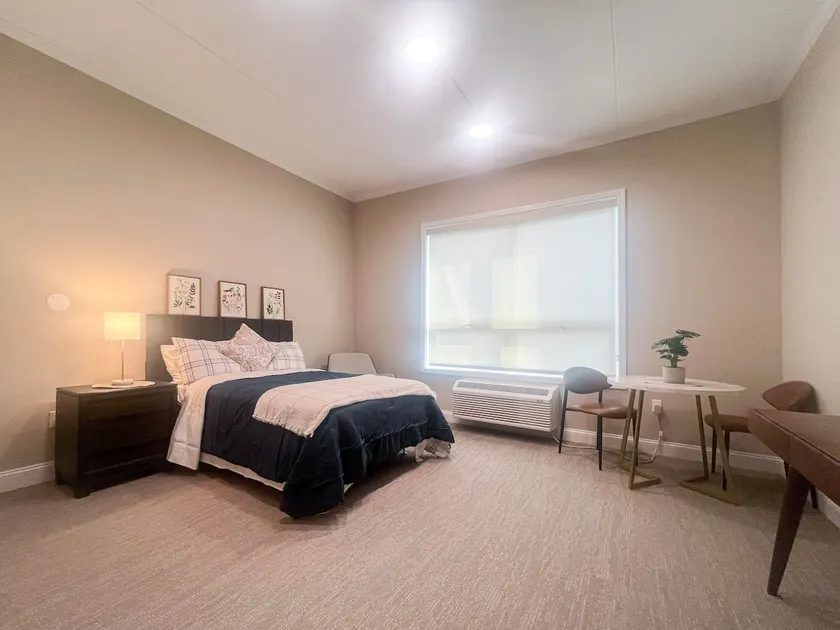 412 Modern Brand New Studio Apartment - Image 1