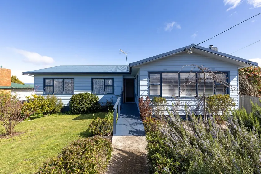 Spacious 3Bdrm House w Mountain Views in Deloraine - Image 1