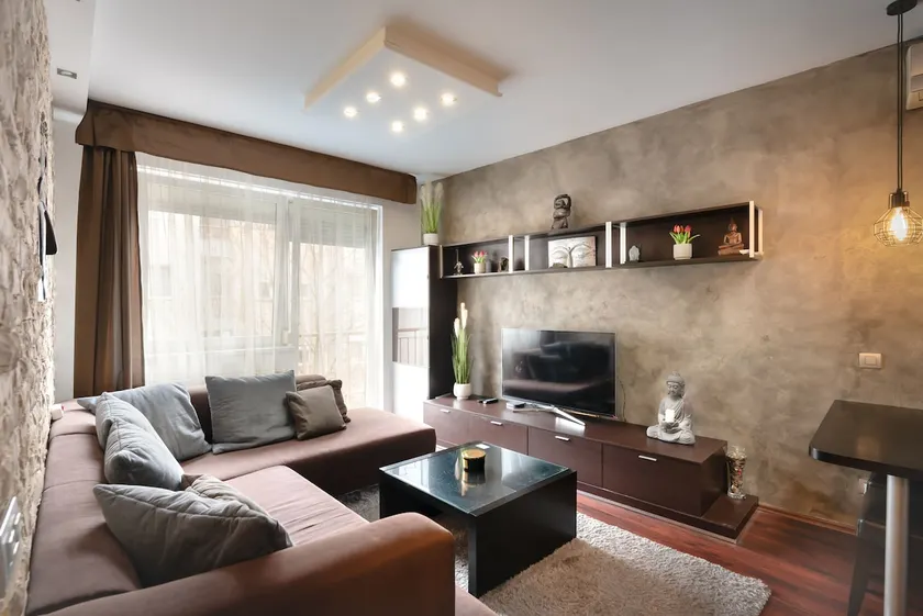 Spacious&Fully-Equipped Apt. in the Modern Quarter - Image 1