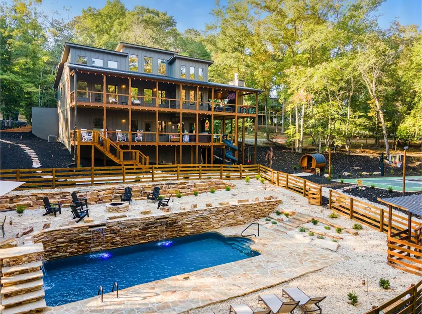 Bigfoot Cabin: Pool+Sauna+Hot Tub+Game Room+Court - Image 1