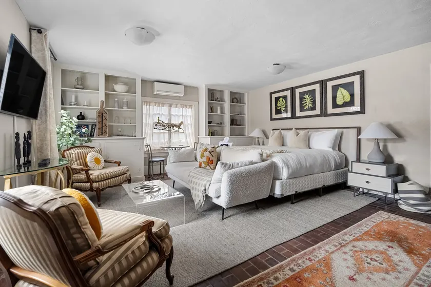 2BR Carriage House | Walk to Old Town & Waterfront - Image 1