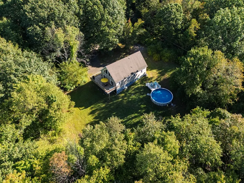 Hennett Hideaway: Spacious Home w Hot Tub & Pool - Image 1