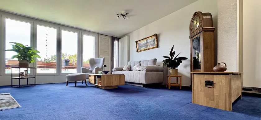 Bright 60 m² apartment – close to the center but quiet - Image 1