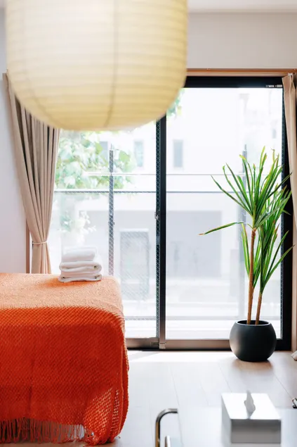 15 minutes to Shinjuku and Ikebukuro | 2 minutes walk from the station | Designer apartment #402 | 4 people - Image 1